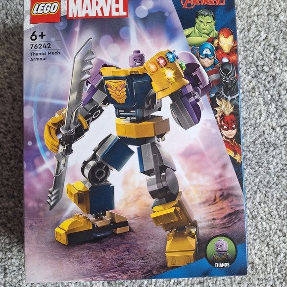 LEGO Marvel 76242 Thanos Mech Armour - Picture 2 of 7